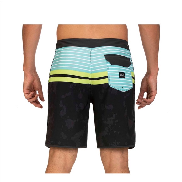 Men’s Hurley Phantom Striped Aloha Board Shorts - Picture 2 of 8